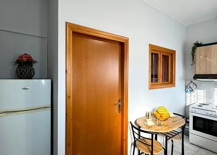 The Sunlit Retreat Apartamento Kremastí