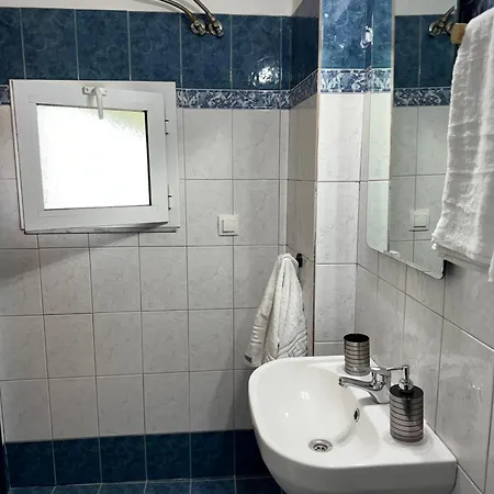 The Sunlit Retreat Apartament *