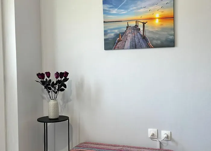 The Sunlit Retreat アパート クレマスティ